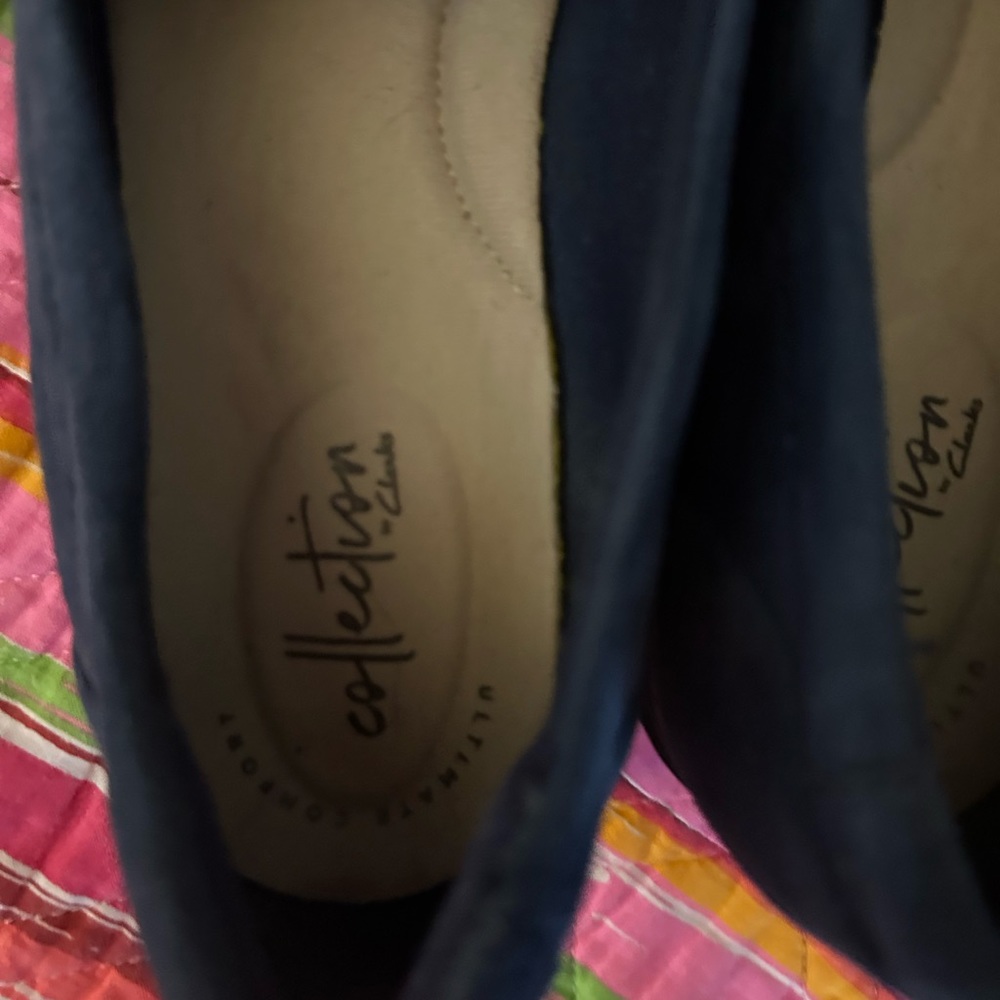 Clarks - Picture 2 of 4